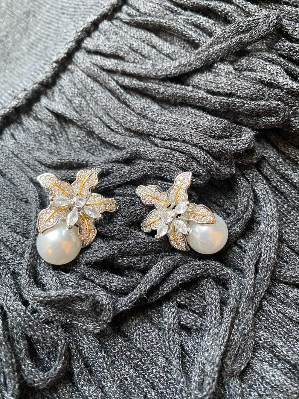 Source Unknown Gold-Tone Floral Pearl & Crystal Stud Earrings